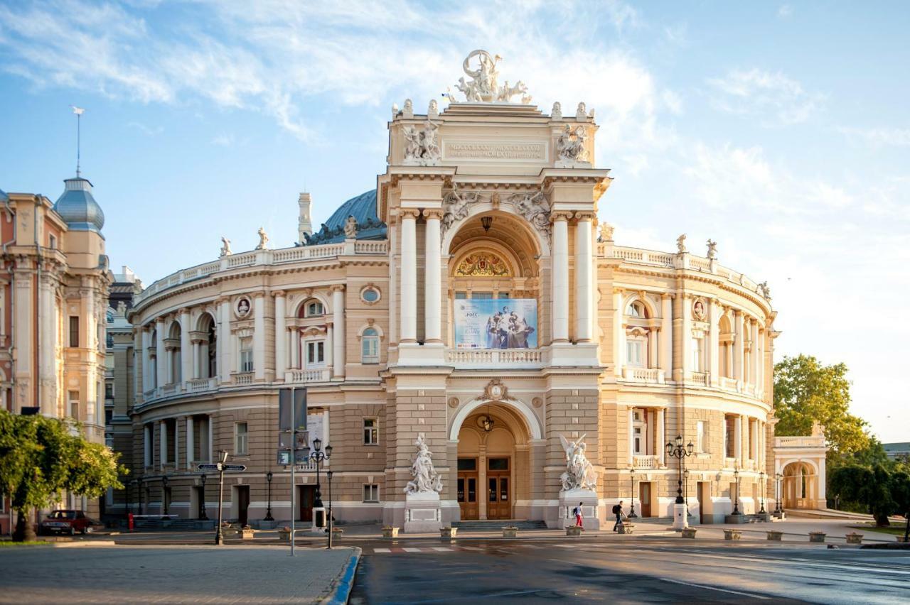 Apartment In Deribasovskaya Street 13 オデッサ エクステリア 写真